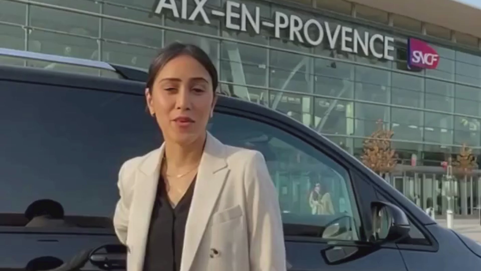 réservez votre transfert gare, aéroport ou port/quai en service premium (FR/EN).